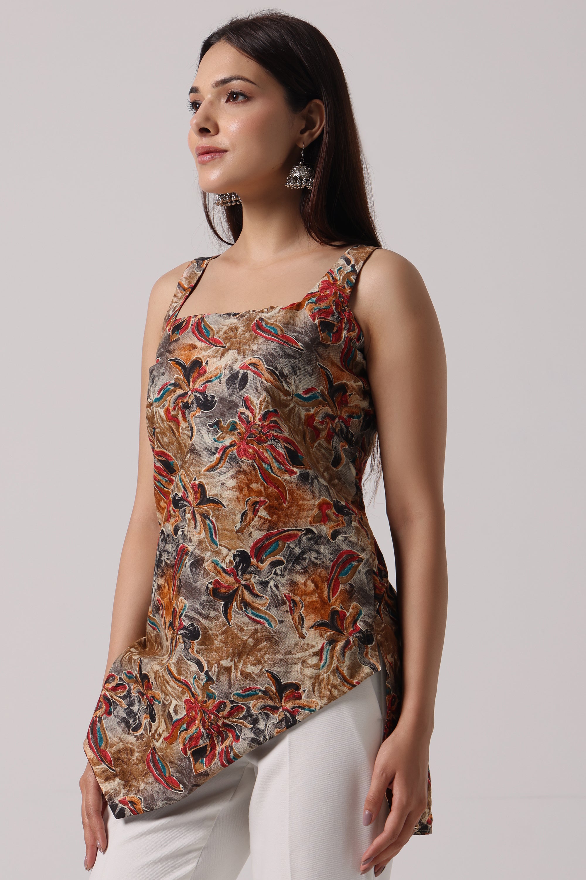 Sifat – Bold Floral Backless Kurti