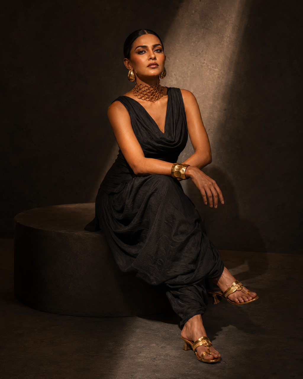 Ahana Cowl Corset Kurti | Black